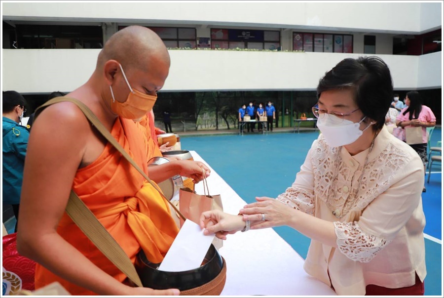 รูป ﻿กิจกรรมทำบุญตักบาตรประจำเดือนธันวาคม 2565